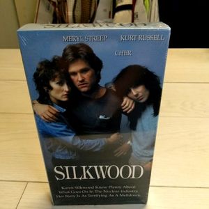 (1) factory sealed Silkwood (VHS, 1983) Cher, Kurt Russell Meryl Streep water mk